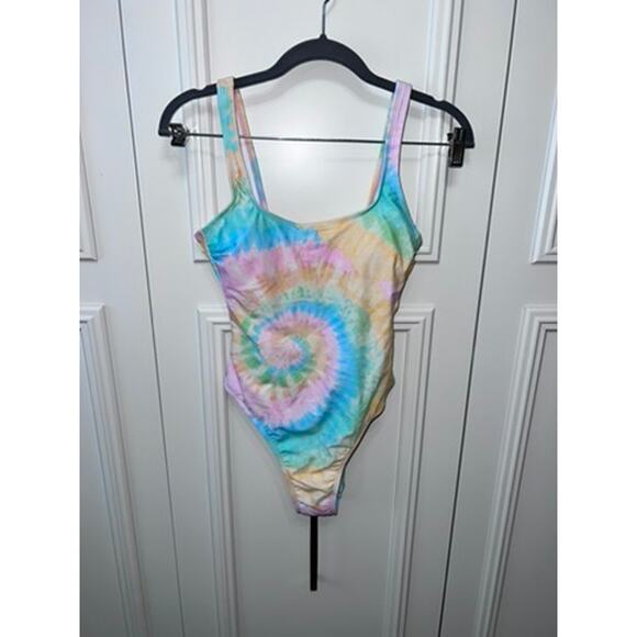 NWT Stoney Clover Lane Women's Tie-Dye One‎ Piece Swimsuit Size Small Multicolor - Picture 1 of 7